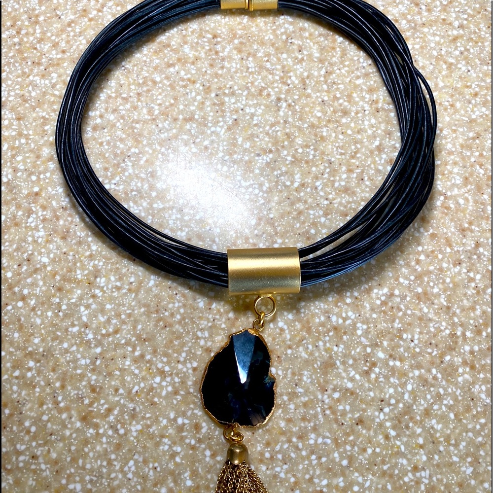 Druzy gemstone and brush gold choker.